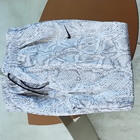 NWT Nike track pants - Picture 1 of 6